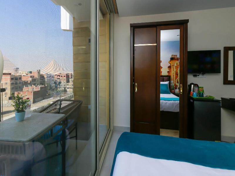 Diamonds Pyramids View Inn image