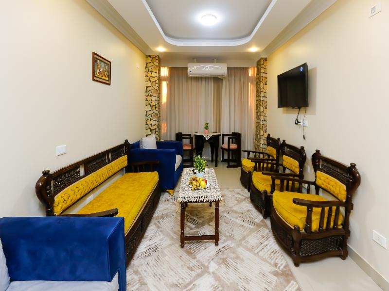 Diamonds Pyramids View Inn image