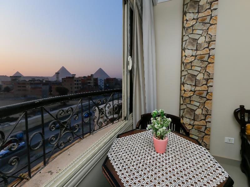 Diamonds Pyramids View Inn image