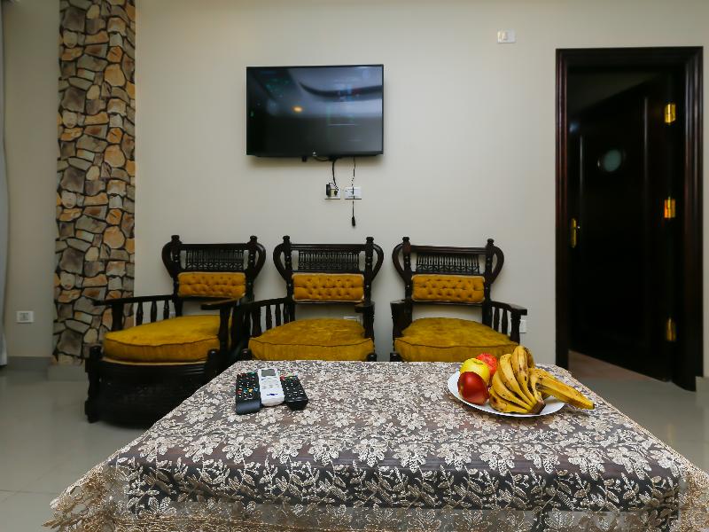 Diamonds Pyramids View Inn image