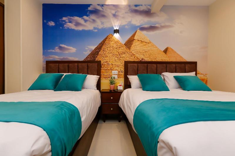 Diamonds Pyramids View Inn image
