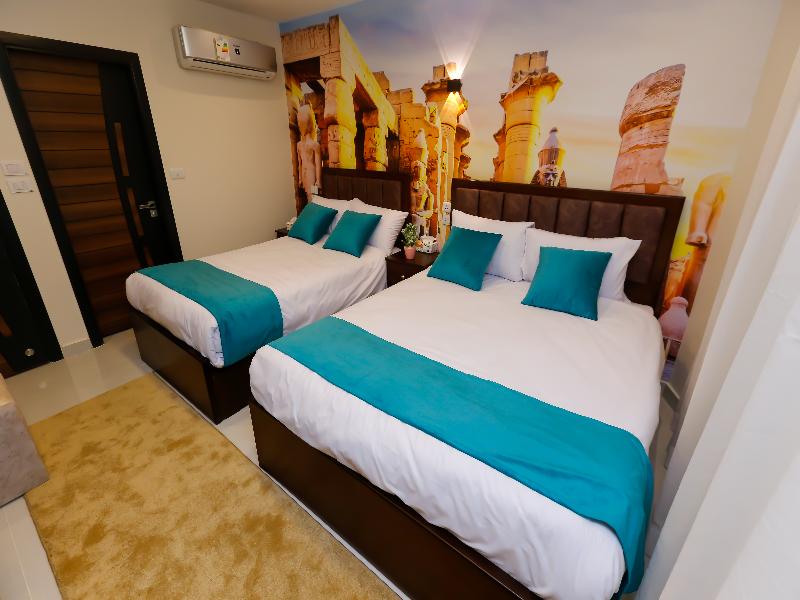 Diamonds Pyramids View Inn image
