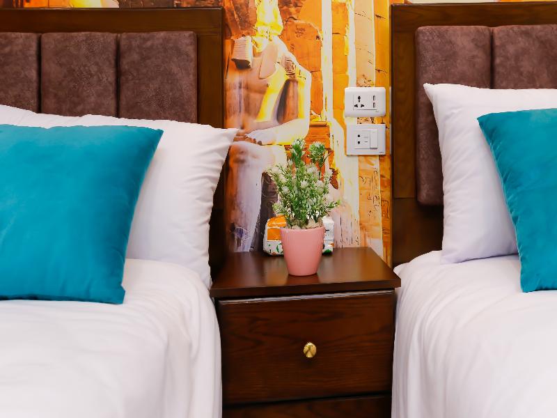 Diamonds Pyramids View Inn image