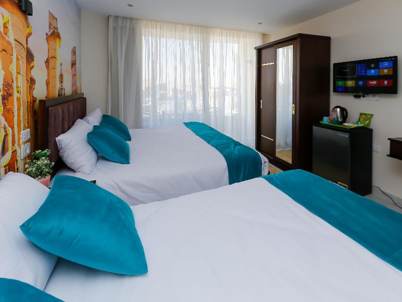 Diamonds Pyramids View Inn image