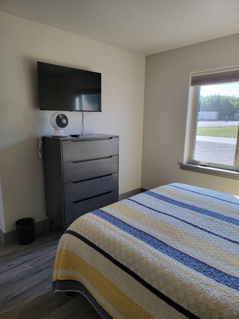 Lakeshore Lodging image