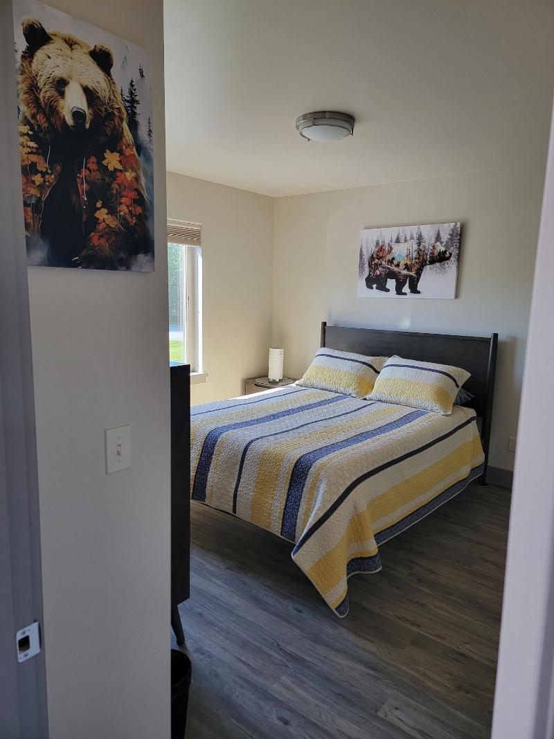 Lakeshore Lodging image 8