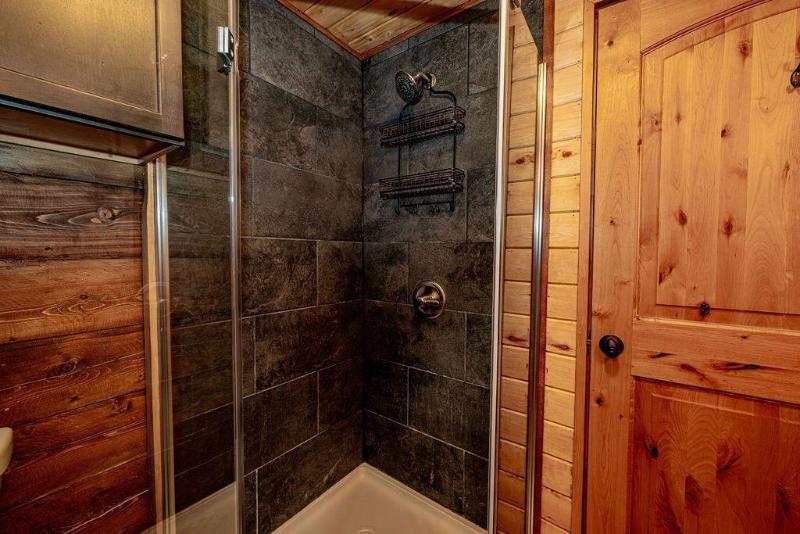 Lakeshore Lodging image 1