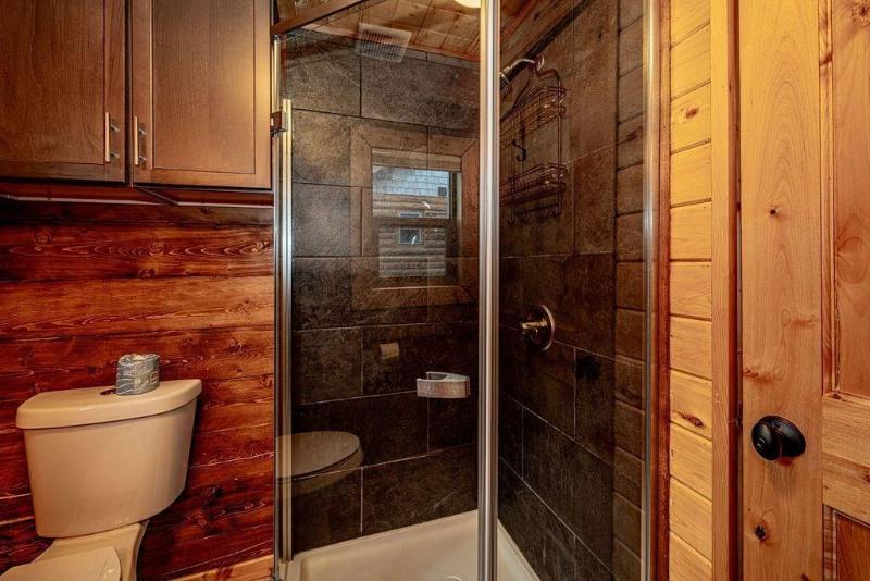 Lakeshore Lodging image