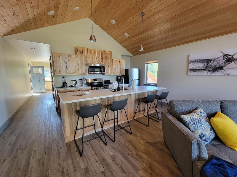 Lakeshore Lodging image 5