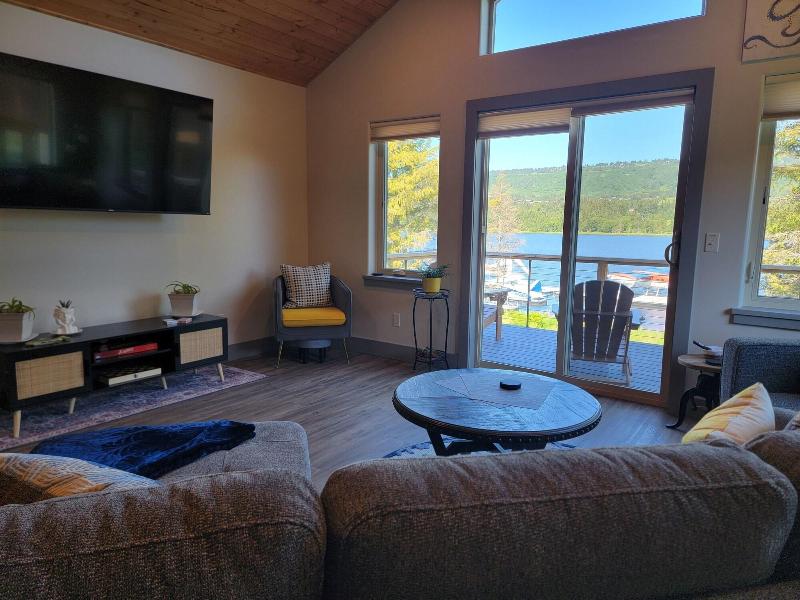 Lakeshore Lodging image