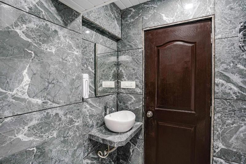Fabhotel New 7 Star image