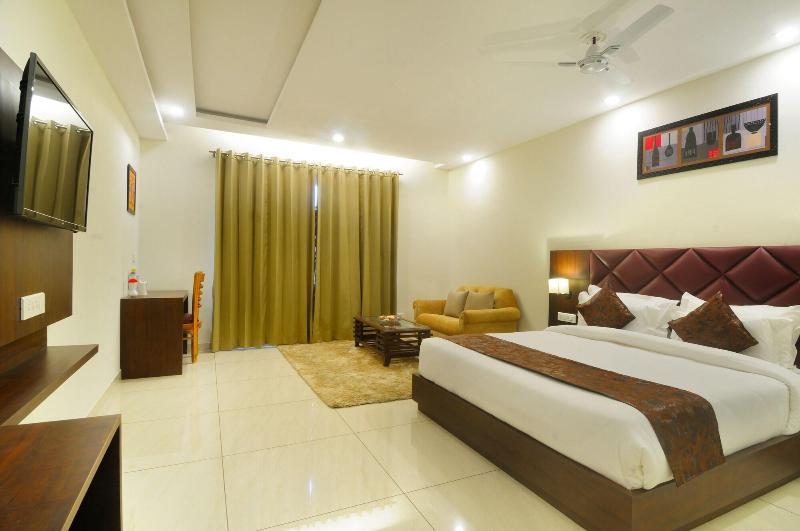 Hotel Royal Vrindaban image