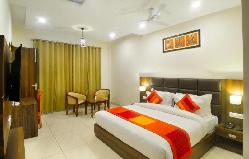 Hotel Royal Vrindaban image