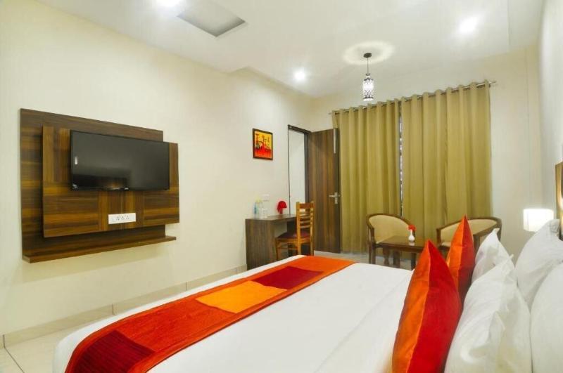 Hotel Royal Vrindaban image