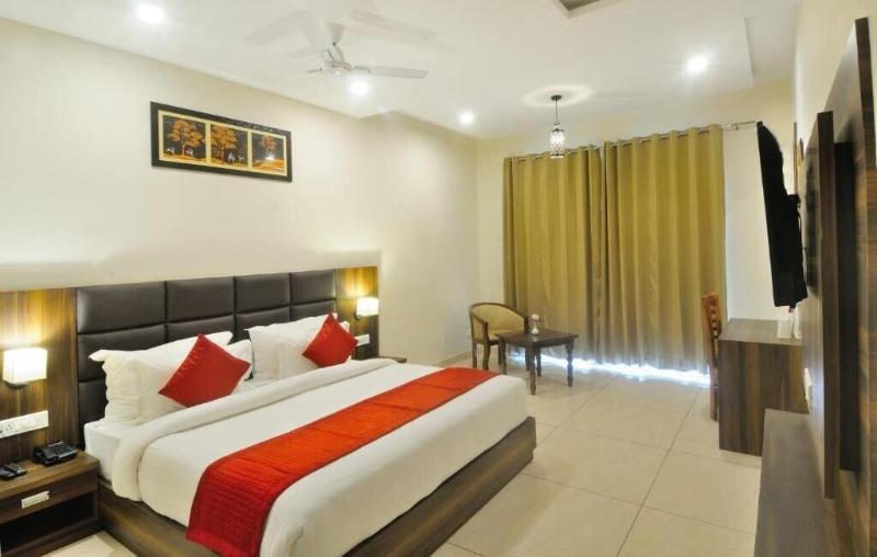 Hotel Royal Vrindaban image