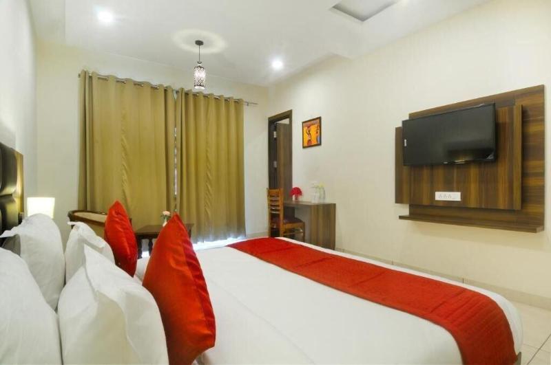 Hotel Royal Vrindaban image