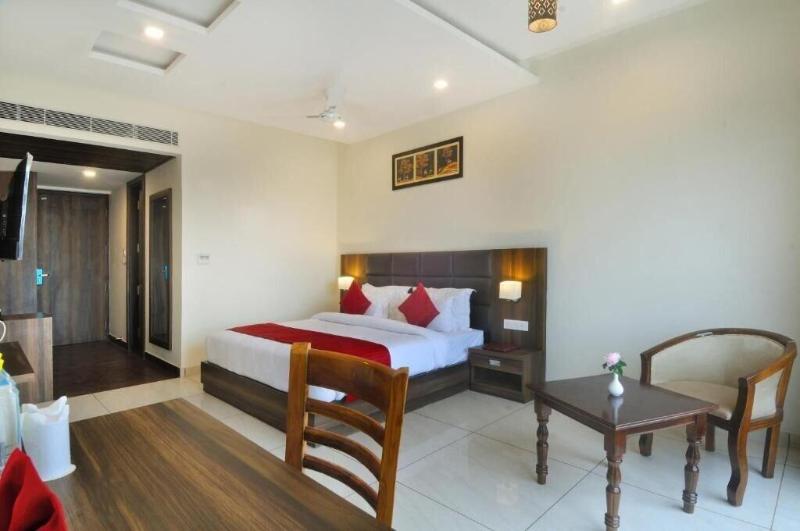 Hotel Royal Vrindaban image