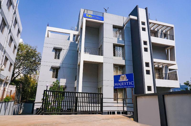 Fabhotel Majestic Luxurious image