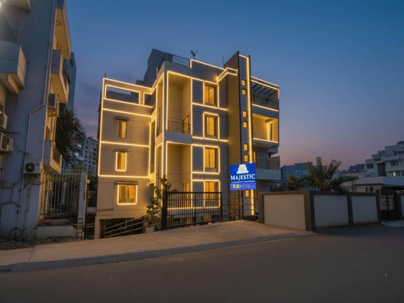 Fabhotel Majestic Luxurious image