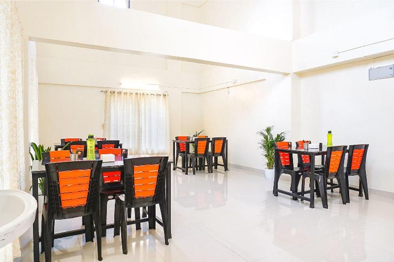 Fabhotel Majestic Luxurious image