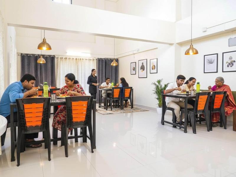 Fabhotel Majestic Luxurious image