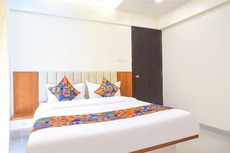 Fabhotel Majestic Luxurious image