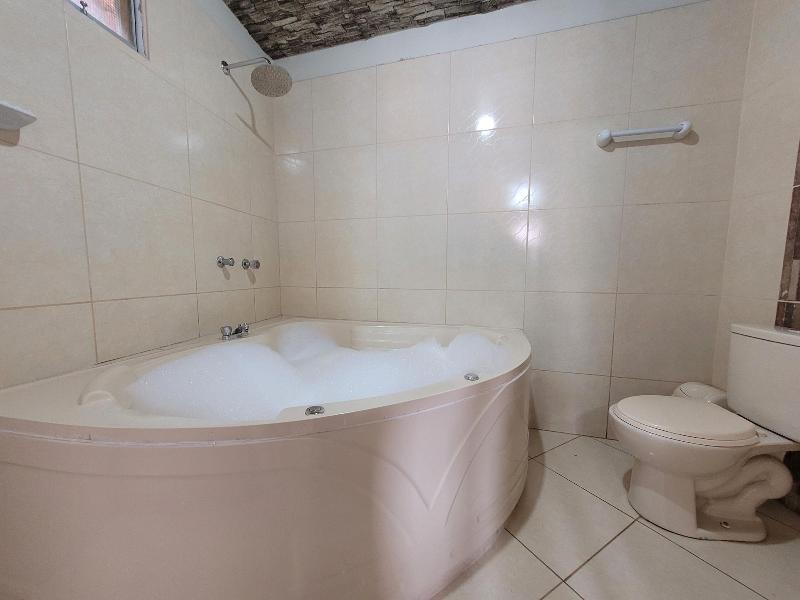Illari Wari Ll Hotel Sauna image