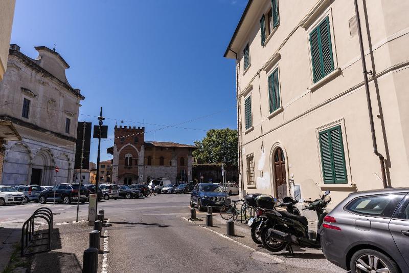 Aweshome Luxury Apartment image