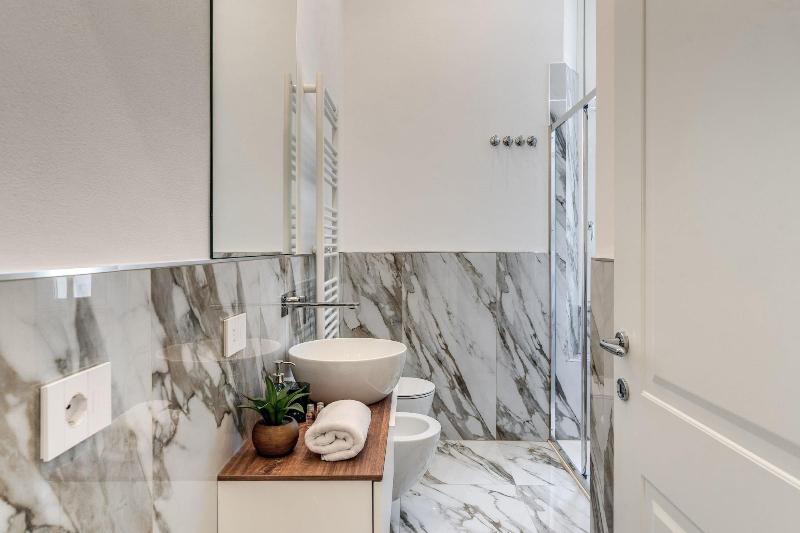 Aweshome Luxury Apartment image