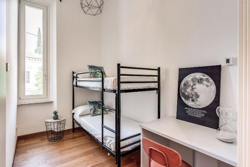 Aweshome Luxury Apartment image