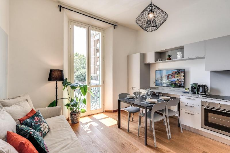 Aweshome Luxury Apartment image