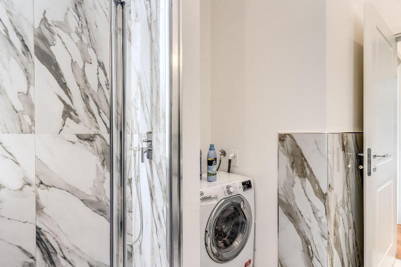 Aweshome Luxury Apartment image