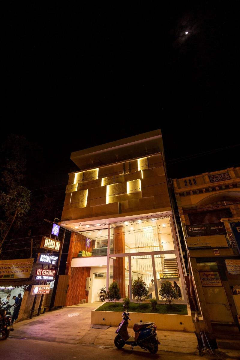 Hotel Vardha Inn