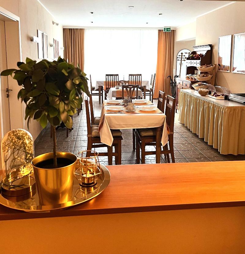 Airport Messe Hotel image
