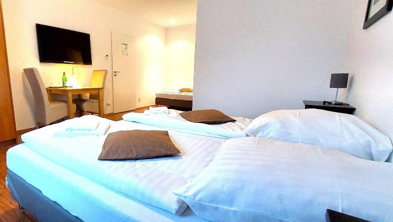Airport Messe Hotel image
