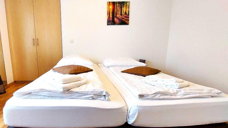 Airport Messe Hotel image