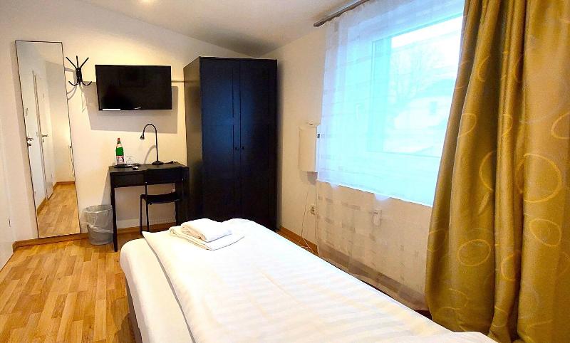 Airport Messe Hotel image