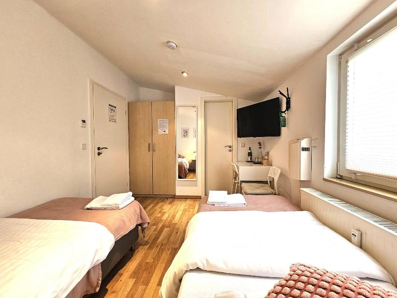 Airport Messe Hotel image