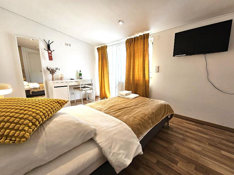 Airport Messe Hotel image