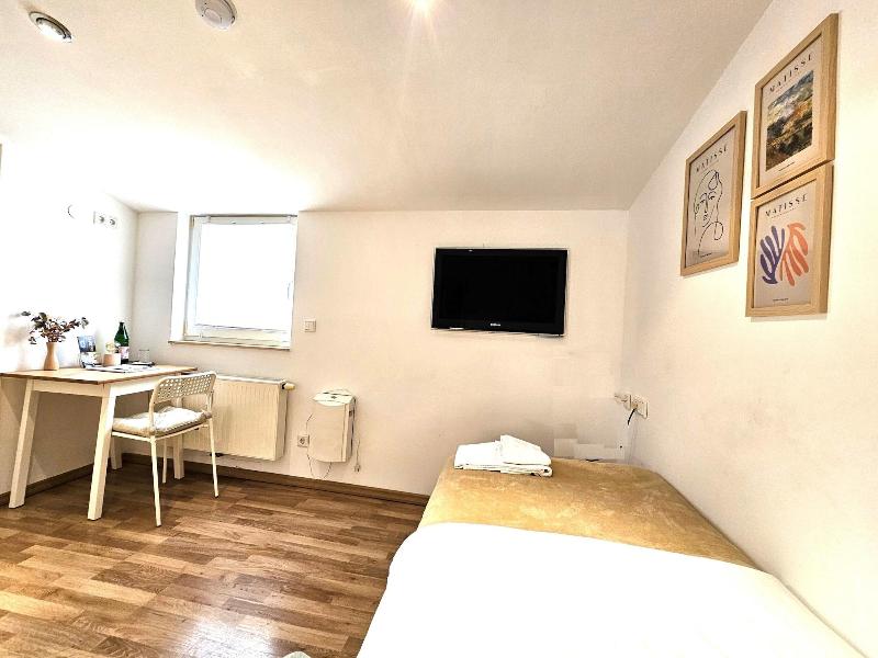 Airport Messe Hotel image