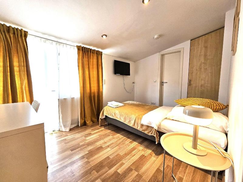 Airport Messe Hotel image