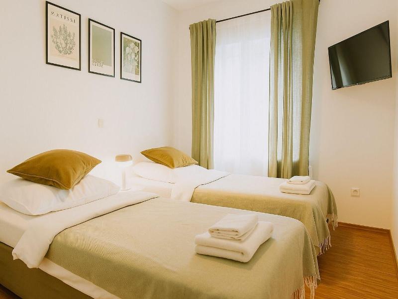 Airport Messe Hotel image