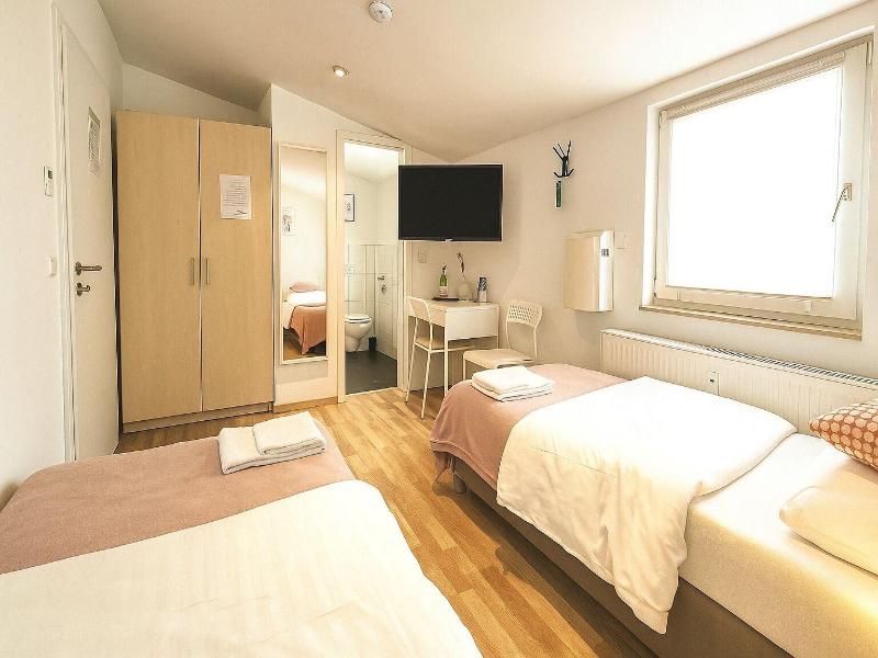 Airport Messe Hotel image