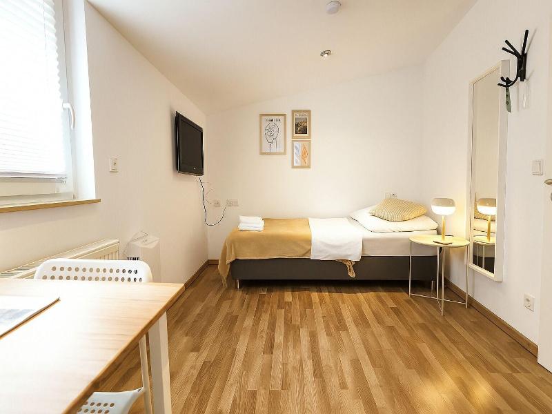 Airport Messe Hotel image