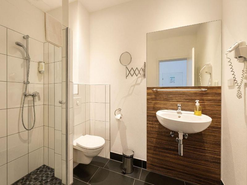 Airport Messe Hotel image
