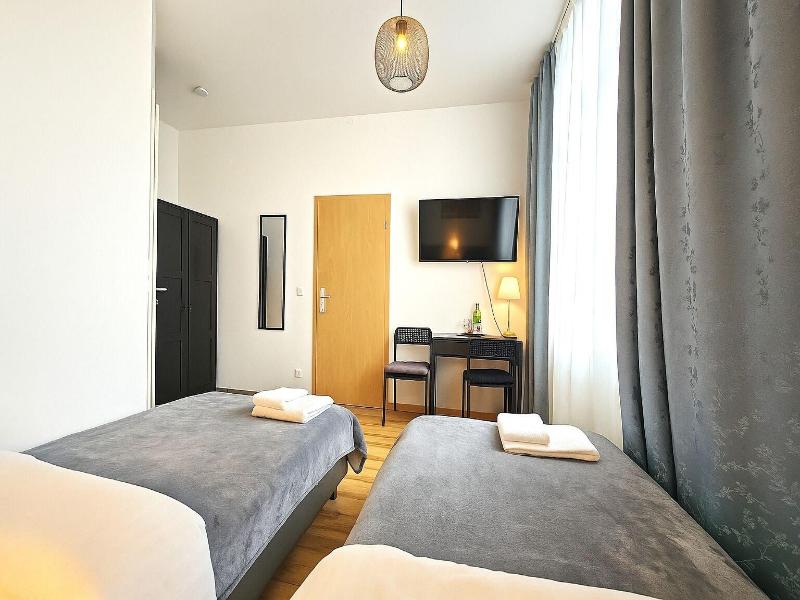Airport Messe Hotel image