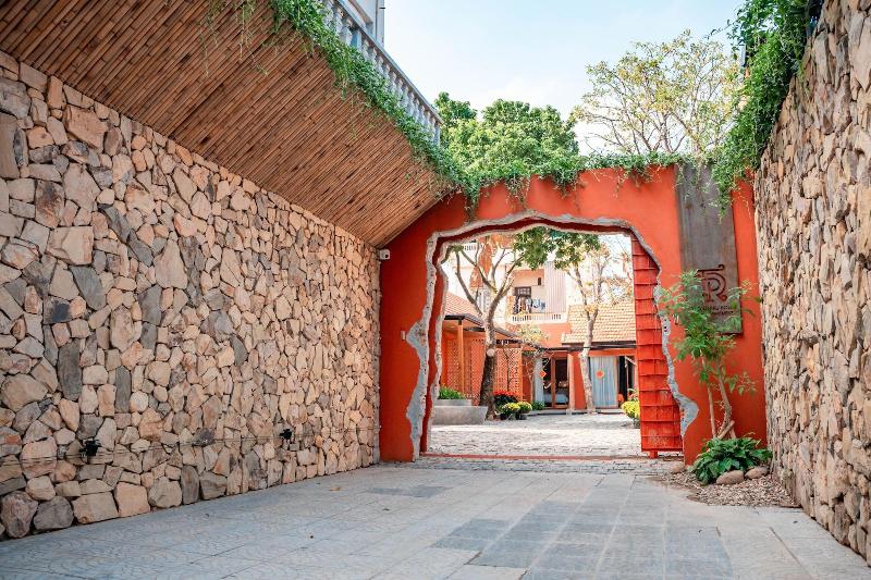 Truong Phu House