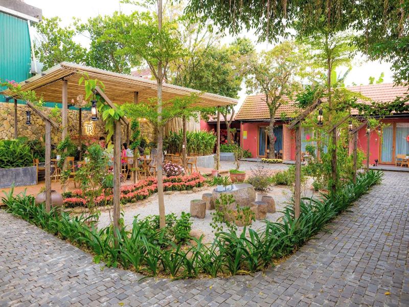 Truong Phu House