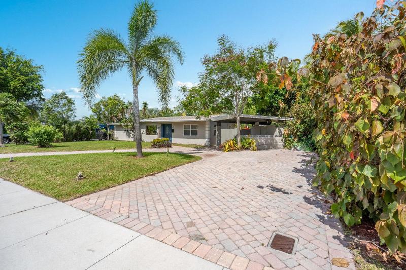 Will S Off Wilton Drive Pool Villa By Opus image