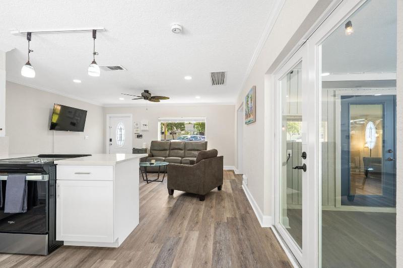 Will S Off Wilton Drive Pool Villa By Opus image